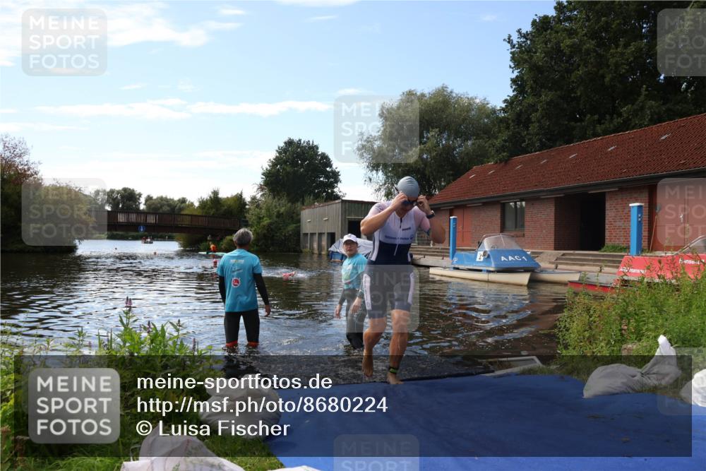 31.08.2025 - Elbe Triathlon Hamburg Luisa Fischer http://msf.ph/oto/8680224 31.08.2025 14:35:56 Schwimmen  meine-sportfotos.de