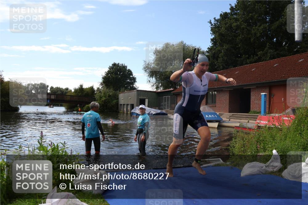 31.08.2025 - Elbe Triathlon Hamburg Luisa Fischer http://msf.ph/oto/8680227 31.08.2025 14:35:57 Schwimmen  meine-sportfotos.de