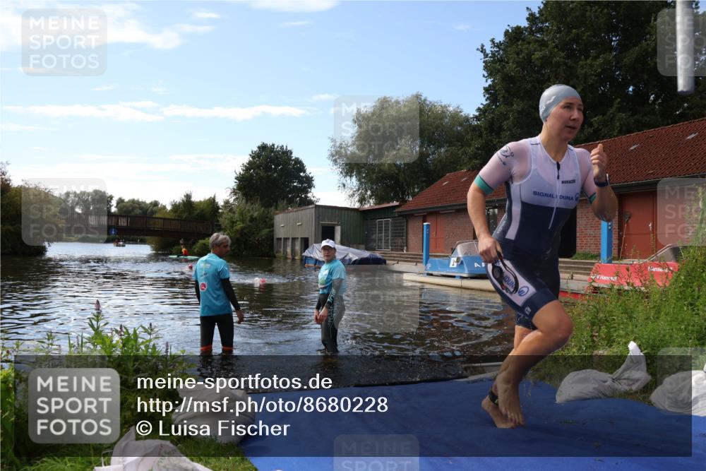 31.08.2025 - Elbe Triathlon Hamburg Luisa Fischer http://msf.ph/oto/8680228 31.08.2025 14:35:57 Schwimmen  meine-sportfotos.de