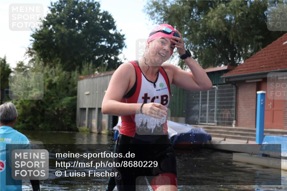 31.08.2025 - Elbe Triathlon Hamburg Luisa Fischer http://msf.ph/oto/8680229 31.08.2025 14:36:14 Schwimmen  meine-sportfotos.de