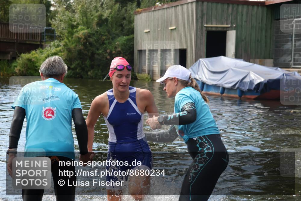 31.08.2025 - Elbe Triathlon Hamburg Luisa Fischer http://msf.ph/oto/8680234 31.08.2025 14:36:23 Schwimmen  meine-sportfotos.de