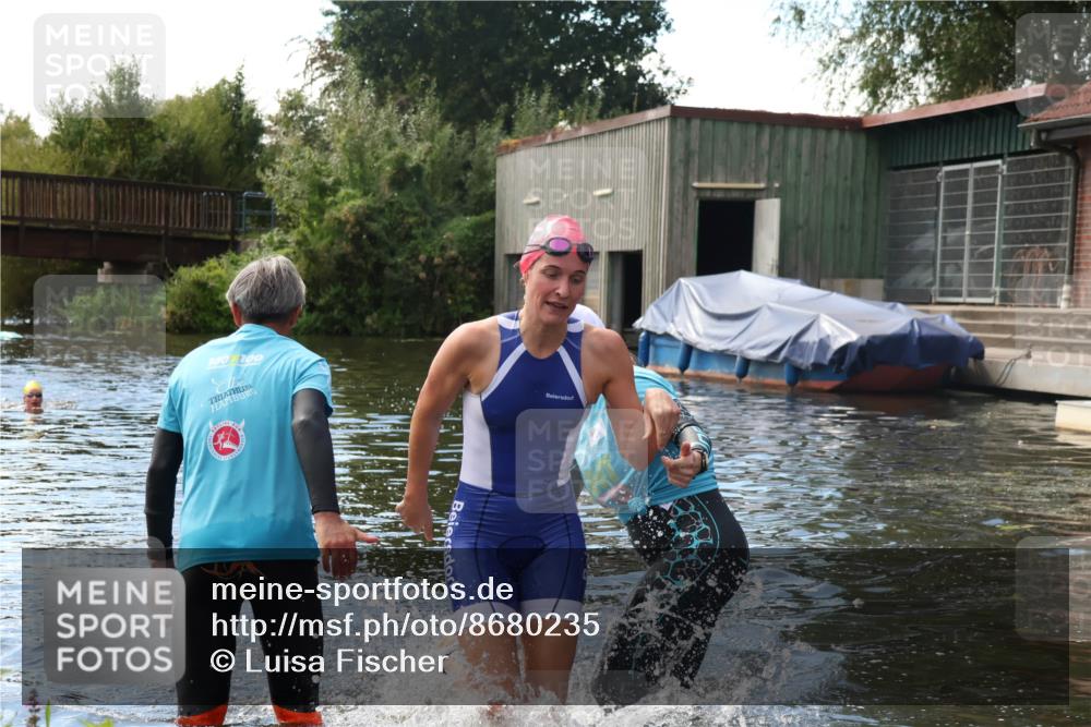 31.08.2025 - Elbe Triathlon Hamburg Luisa Fischer http://msf.ph/oto/8680235 31.08.2025 14:36:23 Schwimmen  meine-sportfotos.de