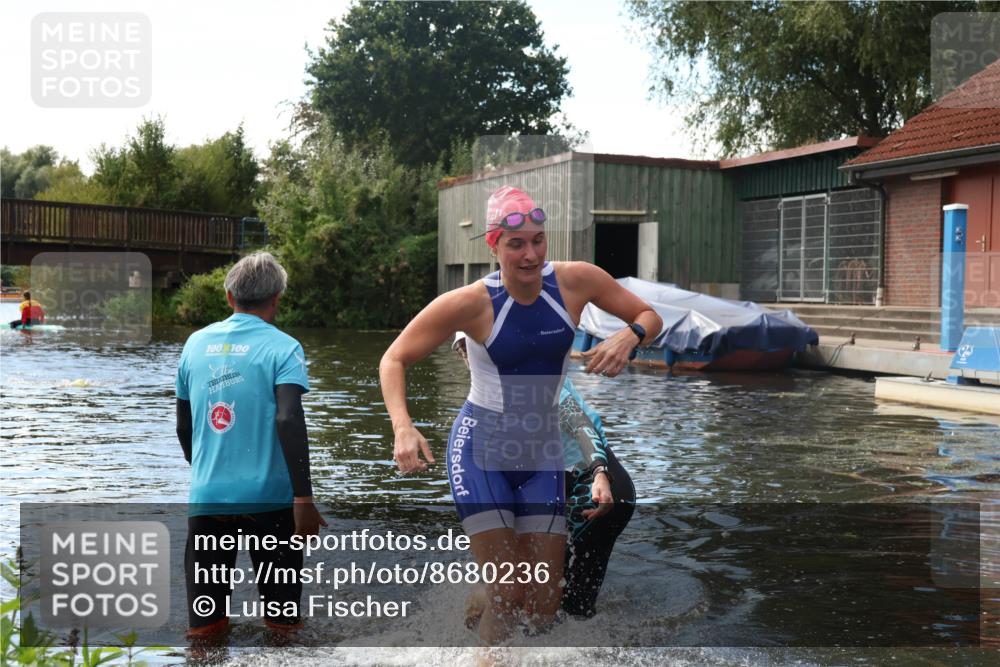 31.08.2025 - Elbe Triathlon Hamburg Luisa Fischer http://msf.ph/oto/8680236 31.08.2025 14:36:23 Schwimmen  meine-sportfotos.de