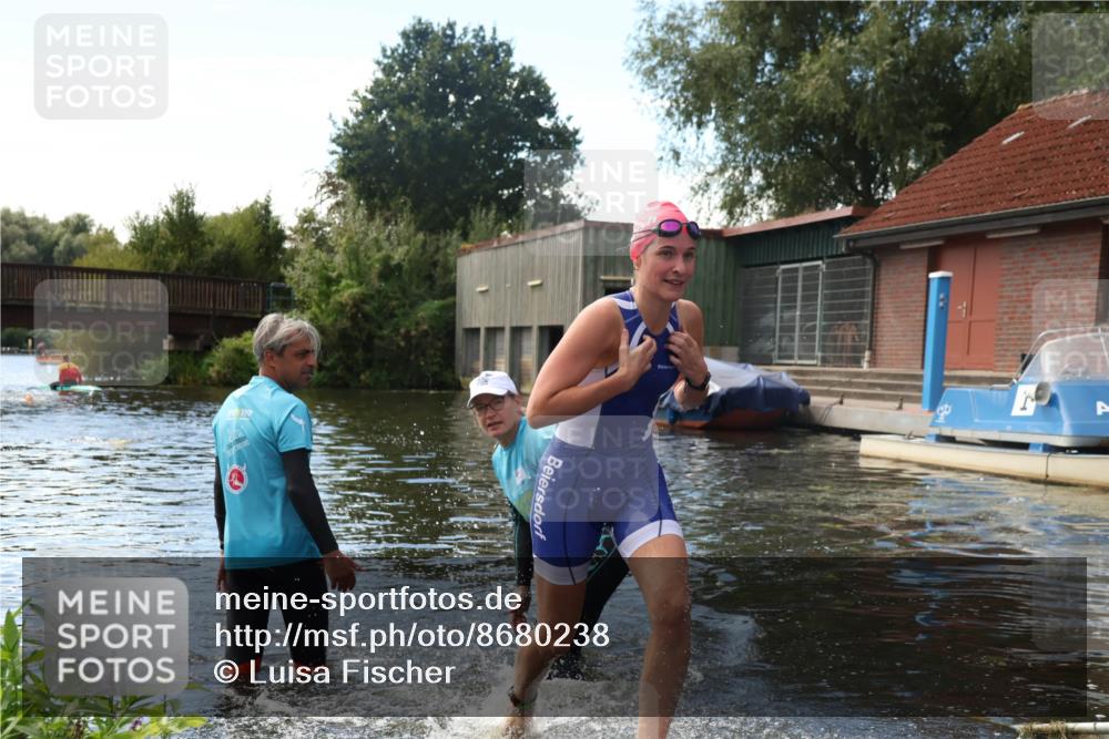 31.08.2025 - Elbe Triathlon Hamburg Luisa Fischer http://msf.ph/oto/8680238 31.08.2025 14:36:24 Schwimmen  meine-sportfotos.de