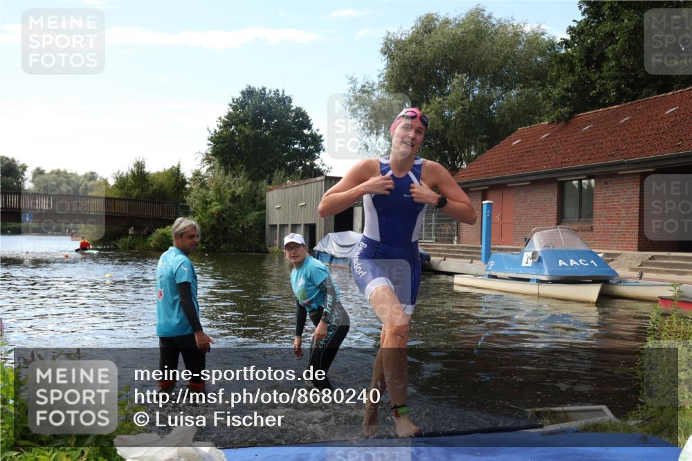 31.08.2025 - Elbe Triathlon Hamburg Luisa Fischer http://msf.ph/oto/8680240 31.08.2025 14:36:24 Schwimmen  meine-sportfotos.de