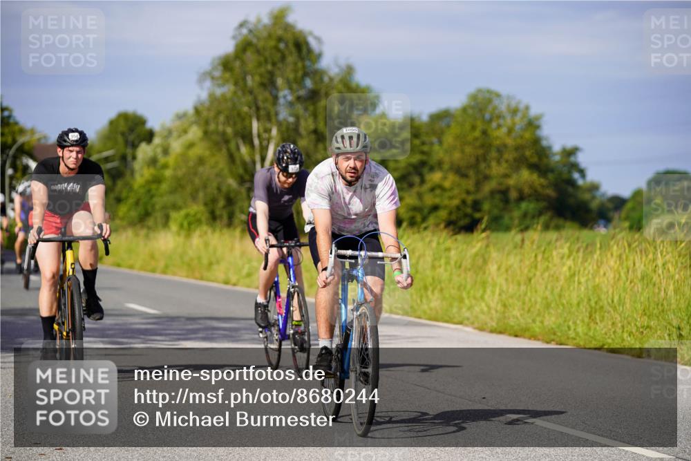 31.08.2025 - Elbe Triathlon Hamburg Michael Burmester http://msf.ph/oto/8680244 31.08.2025 10:42:31 Radfahren 954, 973, 1008, 1026, 1055, 1105, 1160, 1303, 1321, 1323 meine-sportfotos.de