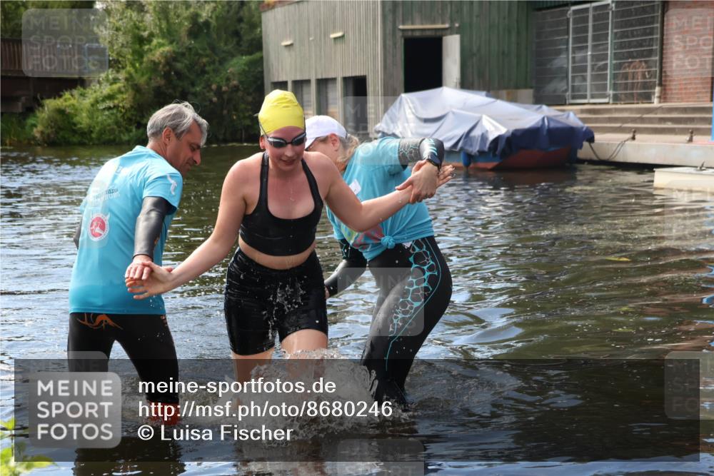 31.08.2025 - Elbe Triathlon Hamburg Luisa Fischer http://msf.ph/oto/8680246 31.08.2025 14:36:45 Schwimmen  meine-sportfotos.de