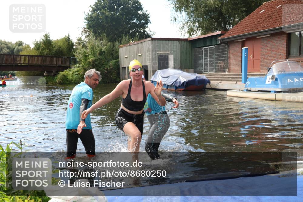 31.08.2025 - Elbe Triathlon Hamburg Luisa Fischer http://msf.ph/oto/8680250 31.08.2025 14:36:46 Schwimmen  meine-sportfotos.de