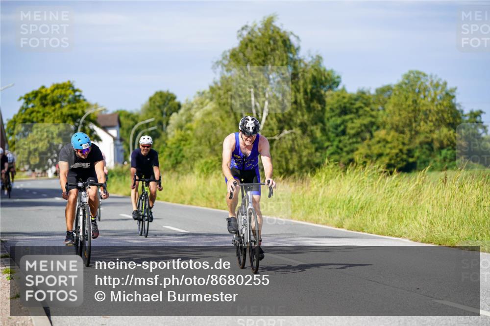 31.08.2025 - Elbe Triathlon Hamburg Michael Burmester http://msf.ph/oto/8680255 31.08.2025 10:42:33 Radfahren 954, 966, 973, 1008, 1026, 1055, 1105, 1160, 1303, 1321 meine-sportfotos.de