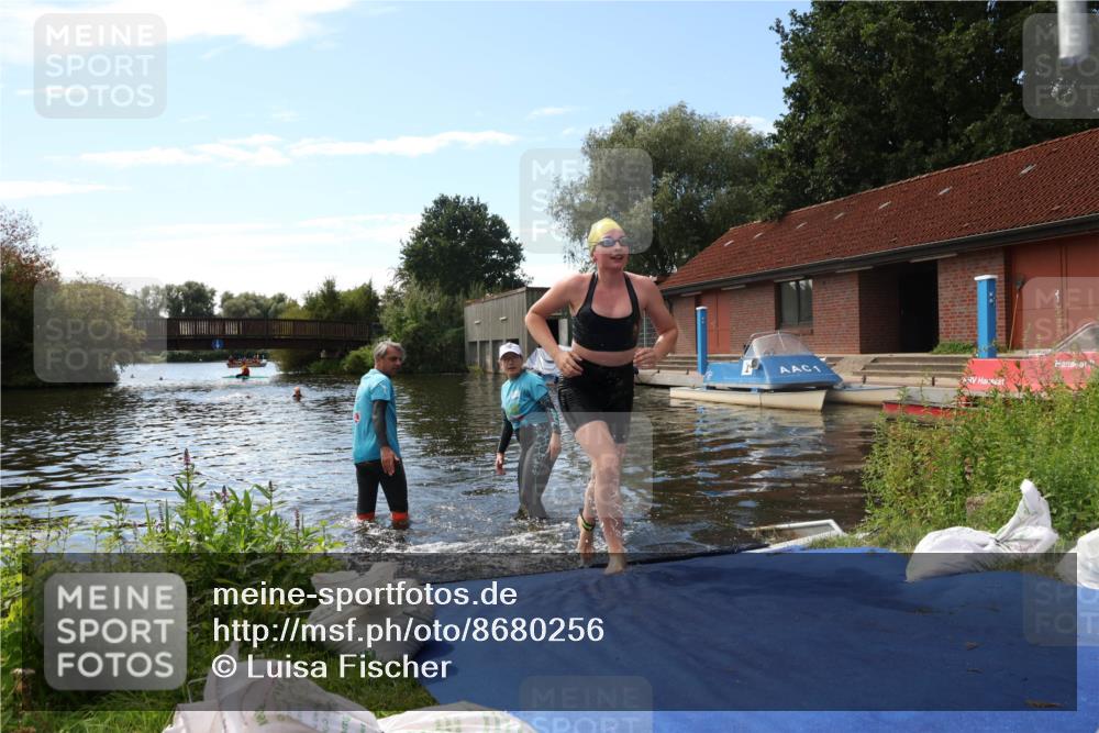 31.08.2025 - Elbe Triathlon Hamburg Luisa Fischer http://msf.ph/oto/8680256 31.08.2025 14:36:47 Schwimmen  meine-sportfotos.de