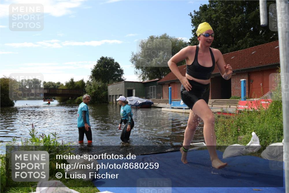 31.08.2025 - Elbe Triathlon Hamburg Luisa Fischer http://msf.ph/oto/8680259 31.08.2025 14:36:47 Schwimmen  meine-sportfotos.de