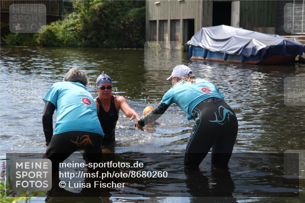 31.08.2025 - Elbe Triathlon Hamburg Luisa Fischer http://msf.ph/oto/8680260 31.08.2025 14:37:13 Schwimmen  meine-sportfotos.de