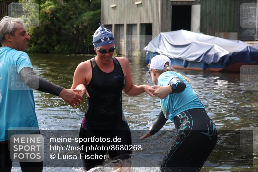 31.08.2025 - Elbe Triathlon Hamburg Luisa Fischer http://msf.ph/oto/8680268 31.08.2025 14:37:14 Schwimmen  meine-sportfotos.de