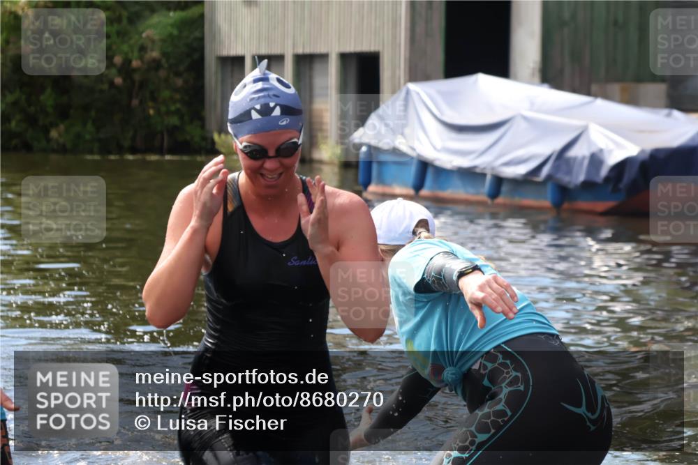 31.08.2025 - Elbe Triathlon Hamburg Luisa Fischer http://msf.ph/oto/8680270 31.08.2025 14:37:15 Schwimmen  meine-sportfotos.de