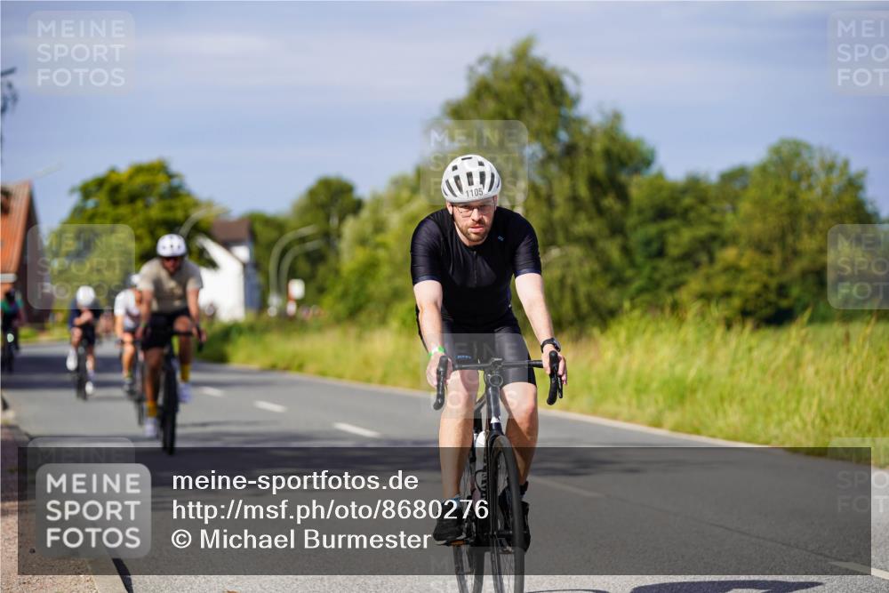 31.08.2025 - Elbe Triathlon Hamburg Michael Burmester http://msf.ph/oto/8680276 31.08.2025 10:42:38 Radfahren 863, 966, 1013, 1026, 1105, 1160, 1321 meine-sportfotos.de