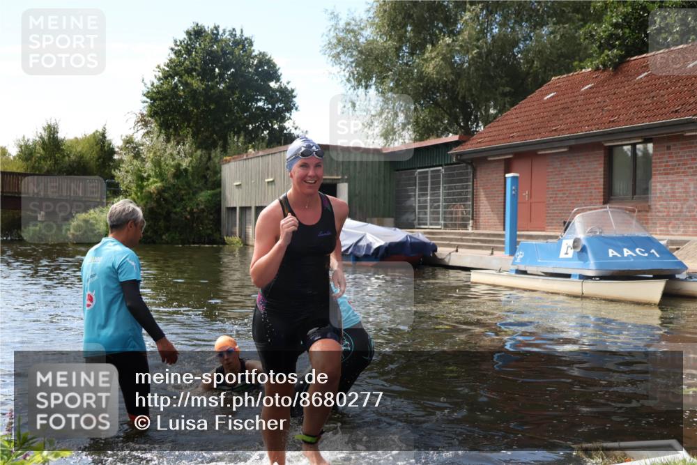 31.08.2025 - Elbe Triathlon Hamburg Luisa Fischer http://msf.ph/oto/8680277 31.08.2025 14:37:16 Schwimmen  meine-sportfotos.de
