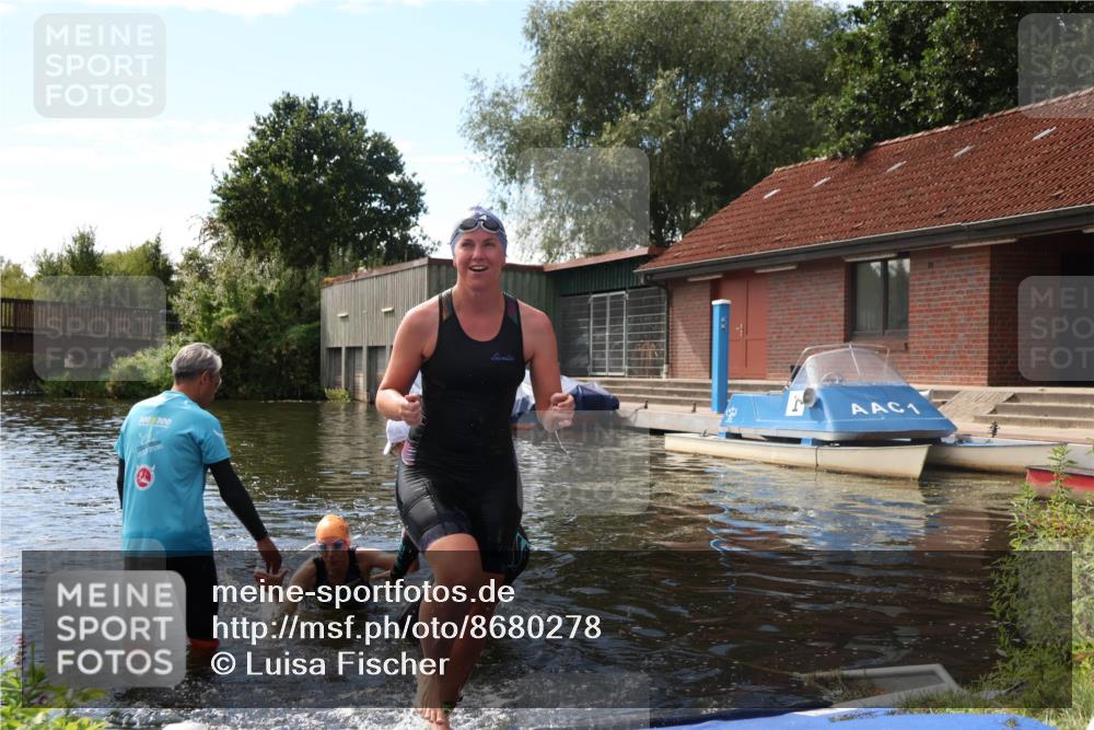 31.08.2025 - Elbe Triathlon Hamburg Luisa Fischer http://msf.ph/oto/8680278 31.08.2025 14:37:16 Schwimmen  meine-sportfotos.de