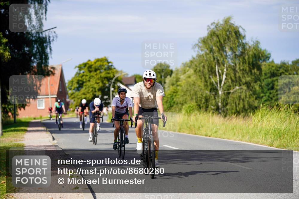 31.08.2025 - Elbe Triathlon Hamburg Michael Burmester http://msf.ph/oto/8680280 31.08.2025 10:42:39 Radfahren 863, 966, 1013, 1105, 1154, 1160 meine-sportfotos.de