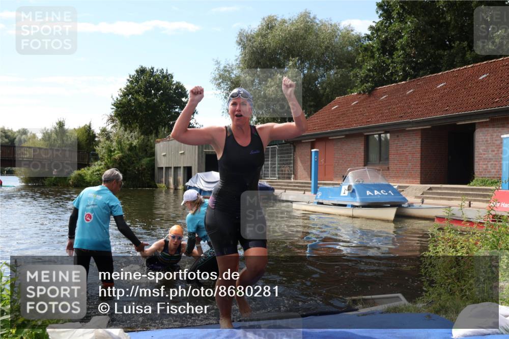 31.08.2025 - Elbe Triathlon Hamburg Luisa Fischer http://msf.ph/oto/8680281 31.08.2025 14:37:17 Schwimmen  meine-sportfotos.de