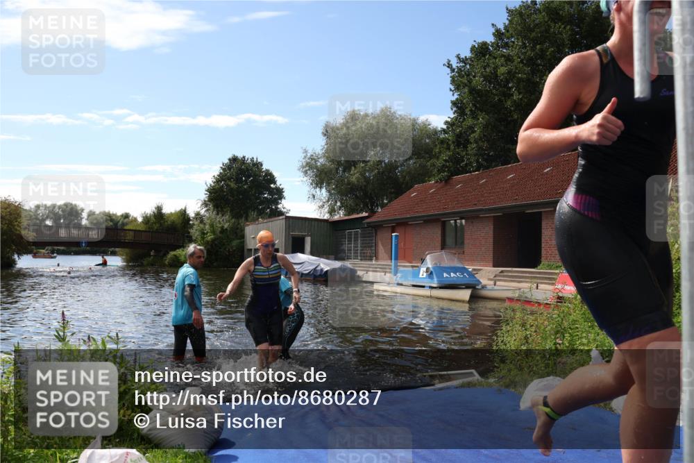 31.08.2025 - Elbe Triathlon Hamburg Luisa Fischer http://msf.ph/oto/8680287 31.08.2025 14:37:18 Schwimmen  meine-sportfotos.de