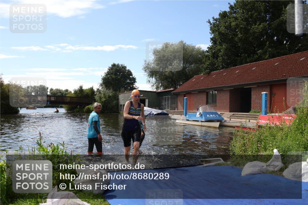 31.08.2025 - Elbe Triathlon Hamburg Luisa Fischer http://msf.ph/oto/8680289 31.08.2025 14:37:18 Schwimmen  meine-sportfotos.de