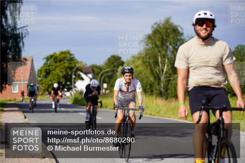 31.08.2025 - Elbe Triathlon Hamburg Michael Burmester http://msf.ph/oto/8680290 31.08.2025 10:42:40 Radfahren 863, 966, 1013, 1074, 1105, 1154 meine-sportfotos.de