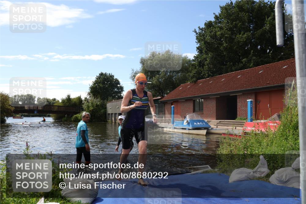 31.08.2025 - Elbe Triathlon Hamburg Luisa Fischer http://msf.ph/oto/8680292 31.08.2025 14:37:19 Schwimmen  meine-sportfotos.de
