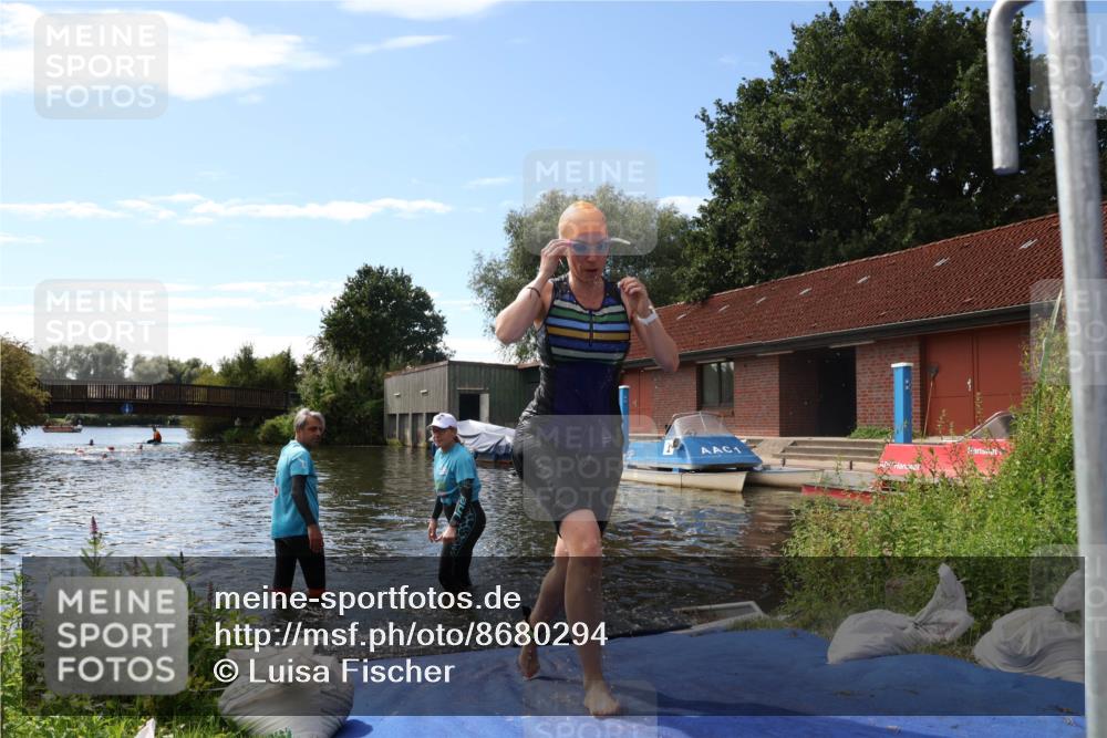 31.08.2025 - Elbe Triathlon Hamburg Luisa Fischer http://msf.ph/oto/8680294 31.08.2025 14:37:19 Schwimmen  meine-sportfotos.de