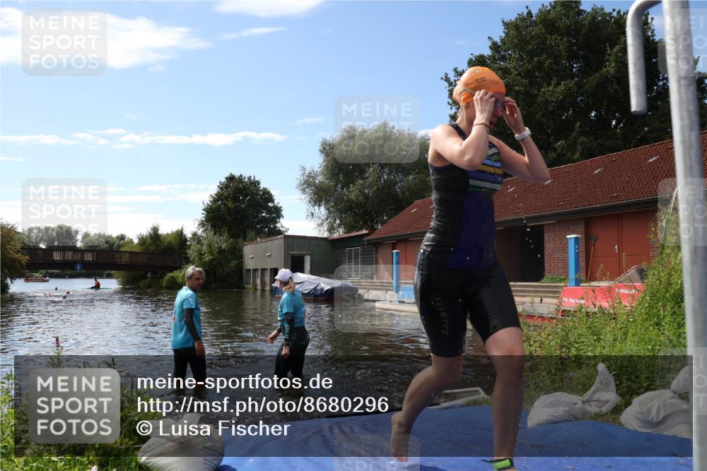 31.08.2025 - Elbe Triathlon Hamburg Luisa Fischer http://msf.ph/oto/8680296 31.08.2025 14:37:20 Schwimmen  meine-sportfotos.de