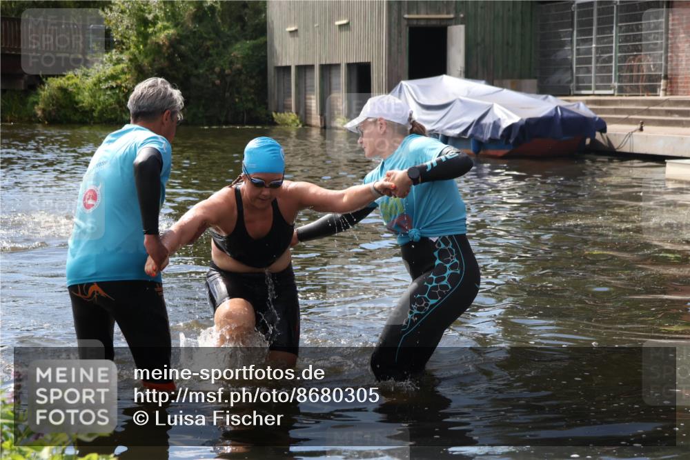 31.08.2025 - Elbe Triathlon Hamburg Luisa Fischer http://msf.ph/oto/8680305 31.08.2025 14:37:55 Schwimmen  meine-sportfotos.de