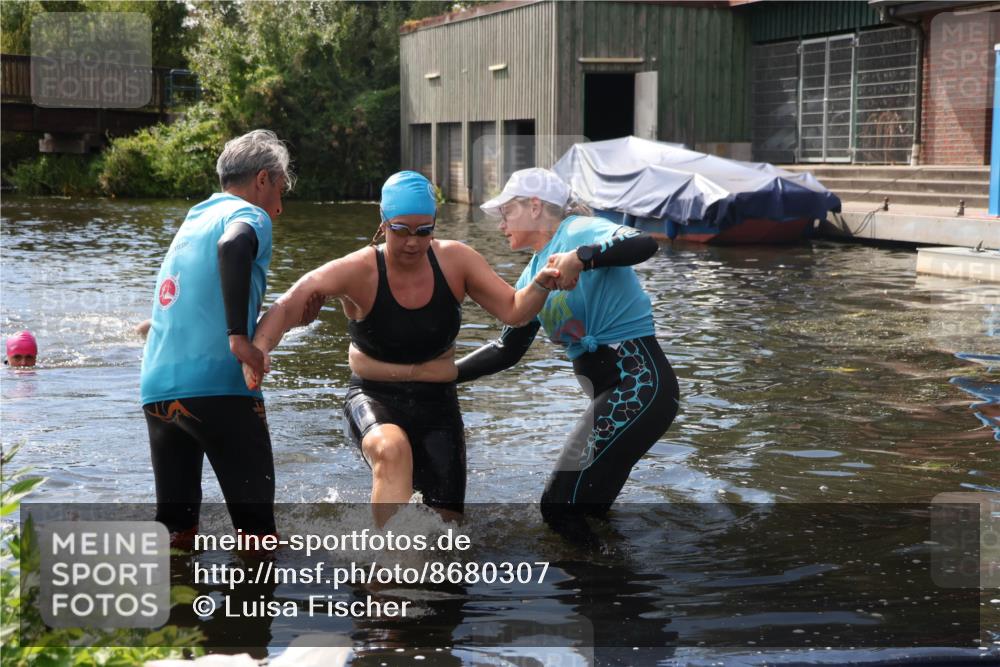 31.08.2025 - Elbe Triathlon Hamburg Luisa Fischer http://msf.ph/oto/8680307 31.08.2025 14:37:56 Schwimmen  meine-sportfotos.de