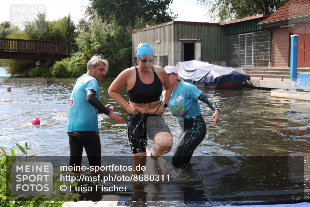 31.08.2025 - Elbe Triathlon Hamburg Luisa Fischer http://msf.ph/oto/8680311 31.08.2025 14:37:56 Schwimmen  meine-sportfotos.de