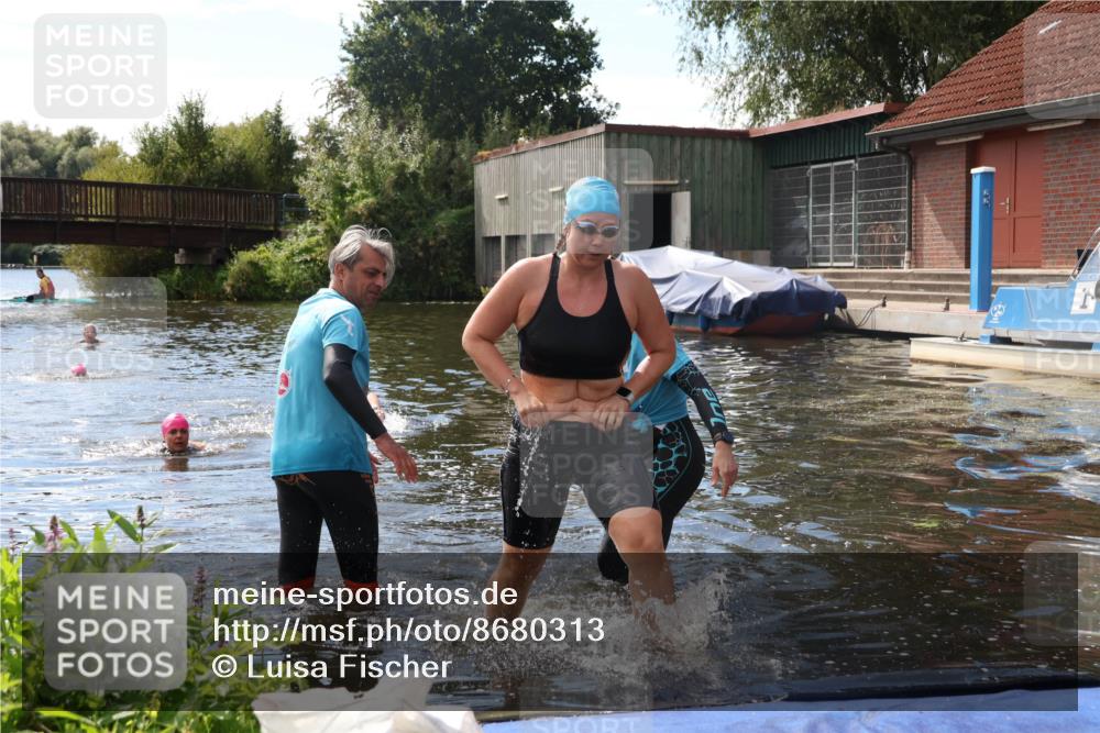 31.08.2025 - Elbe Triathlon Hamburg Luisa Fischer http://msf.ph/oto/8680313 31.08.2025 14:37:57 Schwimmen  meine-sportfotos.de