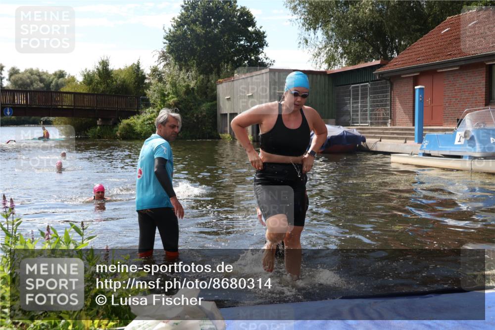31.08.2025 - Elbe Triathlon Hamburg Luisa Fischer http://msf.ph/oto/8680314 31.08.2025 14:37:57 Schwimmen  meine-sportfotos.de