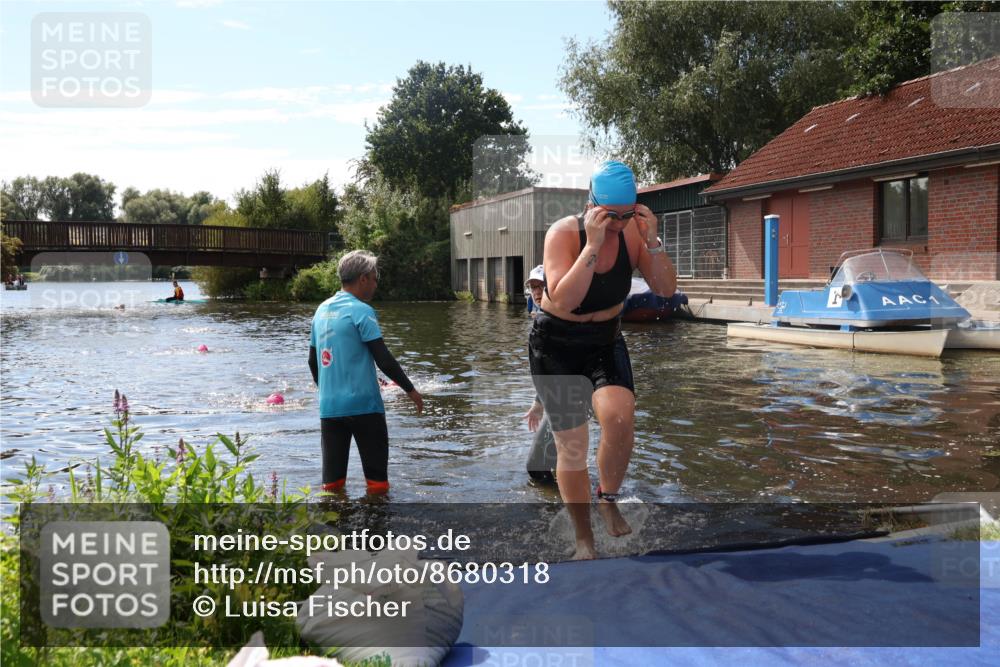 31.08.2025 - Elbe Triathlon Hamburg Luisa Fischer http://msf.ph/oto/8680318 31.08.2025 14:37:58 Schwimmen  meine-sportfotos.de