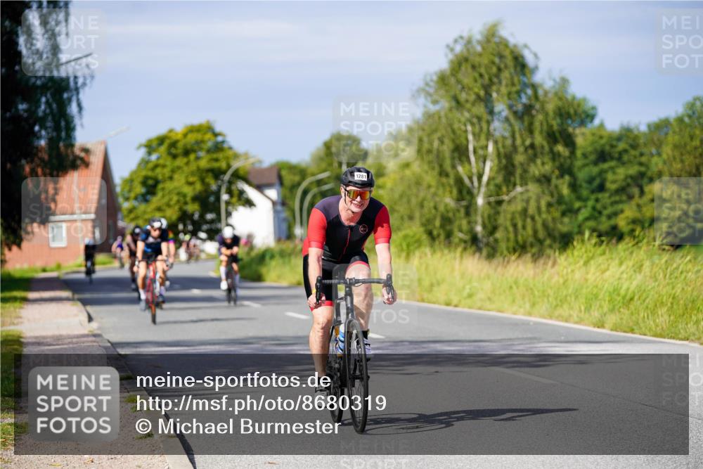 31.08.2025 - Elbe Triathlon Hamburg Michael Burmester http://msf.ph/oto/8680319 31.08.2025 10:42:53 Radfahren 934, 1098, 1266, 1281, 1329 meine-sportfotos.de