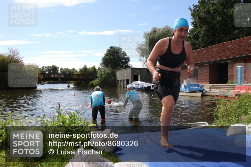 31.08.2025 - Elbe Triathlon Hamburg Luisa Fischer http://msf.ph/oto/8680326 31.08.2025 14:37:59 Schwimmen  meine-sportfotos.de
