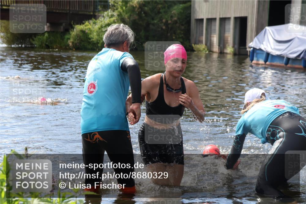 31.08.2025 - Elbe Triathlon Hamburg Luisa Fischer http://msf.ph/oto/8680329 31.08.2025 14:38:04 Schwimmen  meine-sportfotos.de
