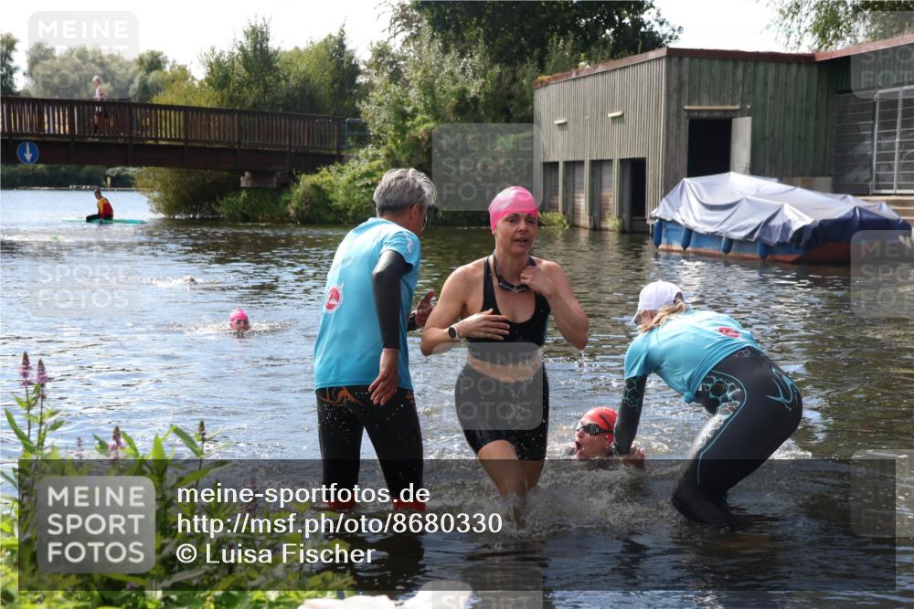 31.08.2025 - Elbe Triathlon Hamburg Luisa Fischer http://msf.ph/oto/8680330 31.08.2025 14:38:04 Schwimmen  meine-sportfotos.de