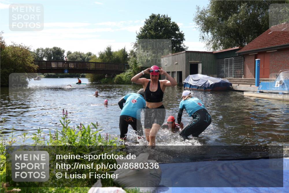 31.08.2025 - Elbe Triathlon Hamburg Luisa Fischer http://msf.ph/oto/8680336 31.08.2025 14:38:05 Schwimmen  meine-sportfotos.de