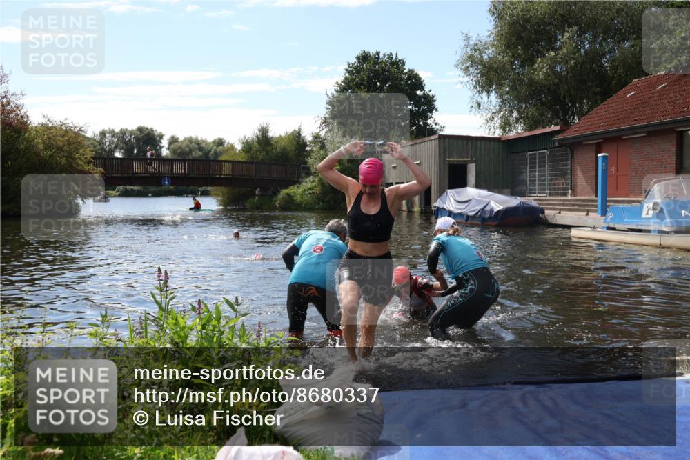 31.08.2025 - Elbe Triathlon Hamburg Luisa Fischer http://msf.ph/oto/8680337 31.08.2025 14:38:05 Schwimmen  meine-sportfotos.de