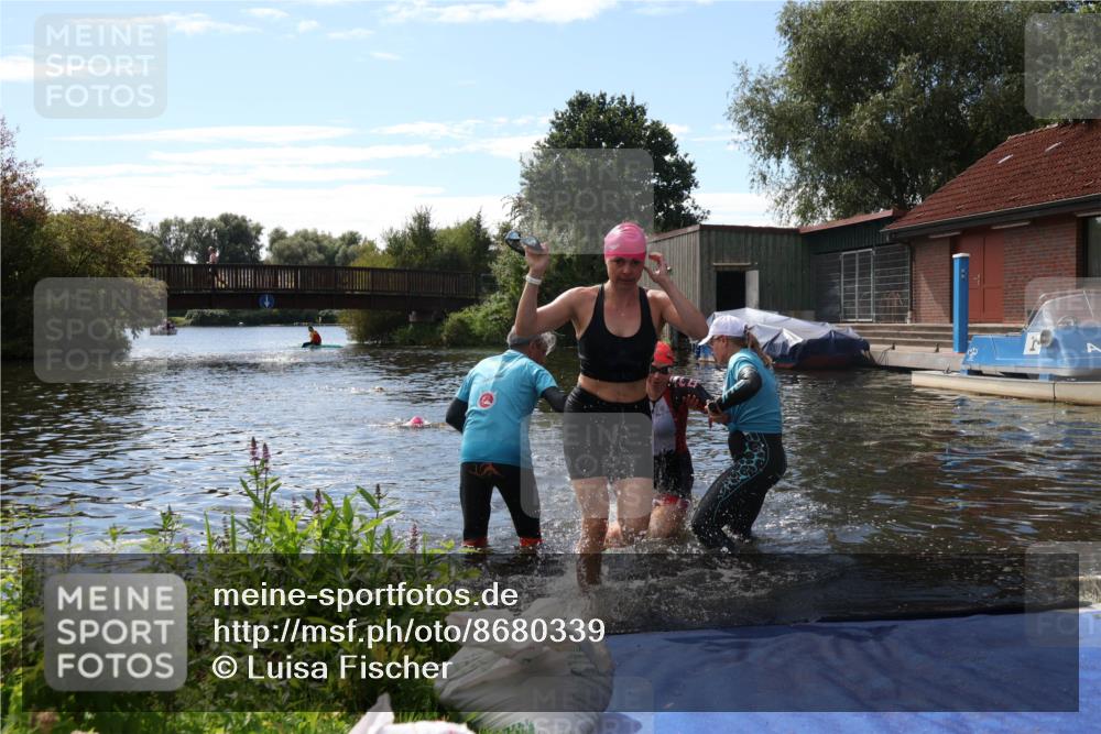 31.08.2025 - Elbe Triathlon Hamburg Luisa Fischer http://msf.ph/oto/8680339 31.08.2025 14:38:06 Schwimmen  meine-sportfotos.de