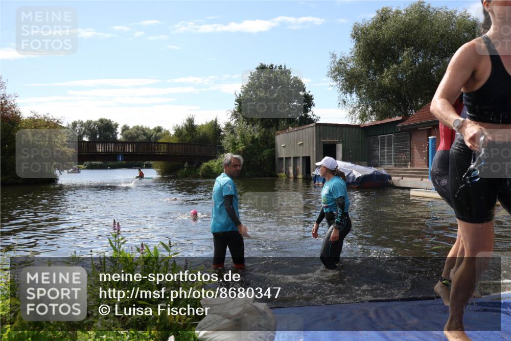 31.08.2025 - Elbe Triathlon Hamburg Luisa Fischer http://msf.ph/oto/8680347 31.08.2025 14:38:07 Schwimmen  meine-sportfotos.de