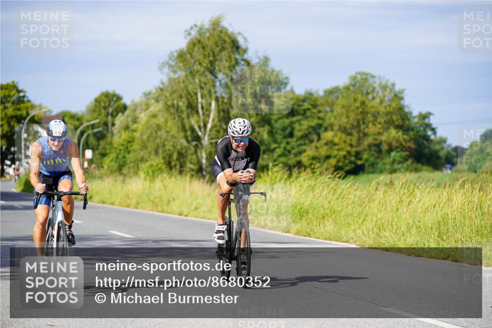31.08.2025 - Elbe Triathlon Hamburg Michael Burmester http://msf.ph/oto/8680352 31.08.2025 10:43:03 Radfahren 806, 991, 1010, 1103, 1219, 1305, 1327 meine-sportfotos.de