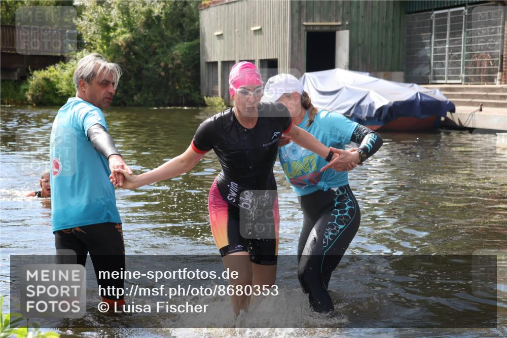 31.08.2025 - Elbe Triathlon Hamburg Luisa Fischer http://msf.ph/oto/8680353 31.08.2025 14:38:18 Schwimmen  meine-sportfotos.de