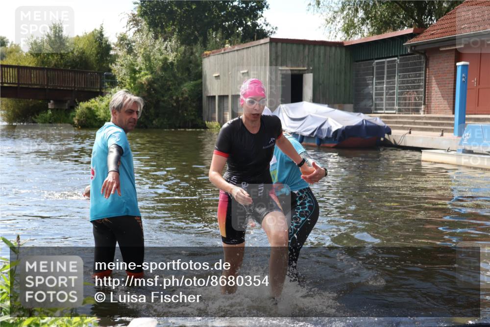 31.08.2025 - Elbe Triathlon Hamburg Luisa Fischer http://msf.ph/oto/8680354 31.08.2025 14:38:19 Schwimmen  meine-sportfotos.de