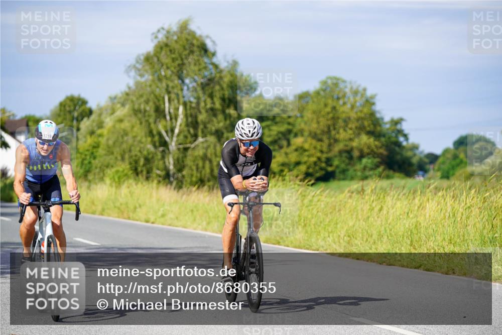 31.08.2025 - Elbe Triathlon Hamburg Michael Burmester http://msf.ph/oto/8680355 31.08.2025 10:43:03 Radfahren 806, 991, 1010, 1103, 1219, 1305, 1327 meine-sportfotos.de