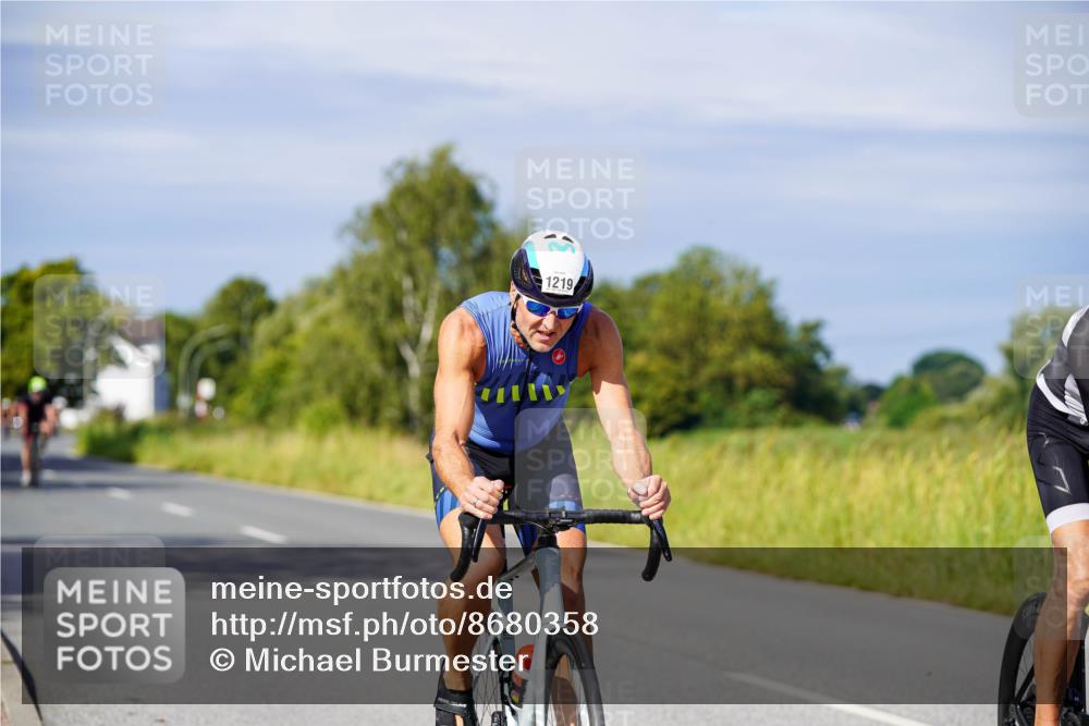 31.08.2025 - Elbe Triathlon Hamburg Michael Burmester http://msf.ph/oto/8680358 31.08.2025 10:43:04 Radfahren 806, 991, 1010, 1103, 1219, 1280, 1299, 1305, 1327 meine-sportfotos.de