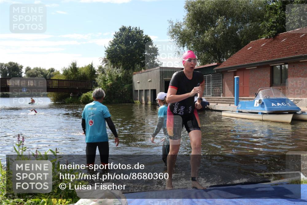 31.08.2025 - Elbe Triathlon Hamburg Luisa Fischer http://msf.ph/oto/8680360 31.08.2025 14:38:20 Schwimmen  meine-sportfotos.de