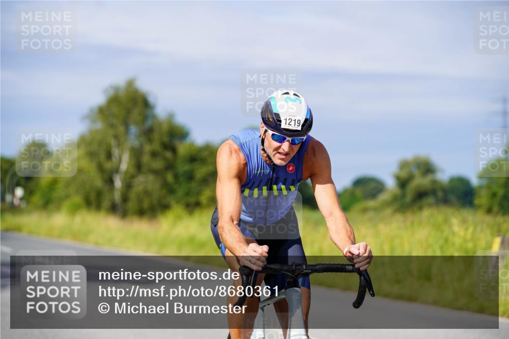 31.08.2025 - Elbe Triathlon Hamburg Michael Burmester http://msf.ph/oto/8680361 31.08.2025 10:43:04 Radfahren 806, 991, 1010, 1103, 1219, 1280, 1299, 1305, 1327 meine-sportfotos.de